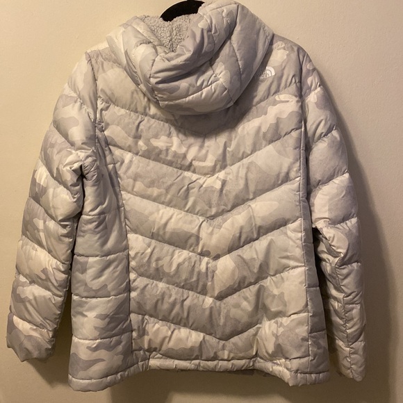 XL North Face Winter Sherpa Zip Up Jacket (White Camo) - Picture 2 of 8